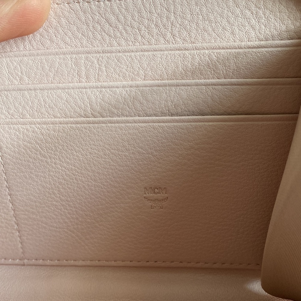 MCM NWT Powder Pink Aren Visetos Zip Around Leather Wallet 8” x 4” - Picture 10 of 12